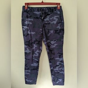 Khakis by Gap Skinny Mini Size (4) Purple Camo Pants